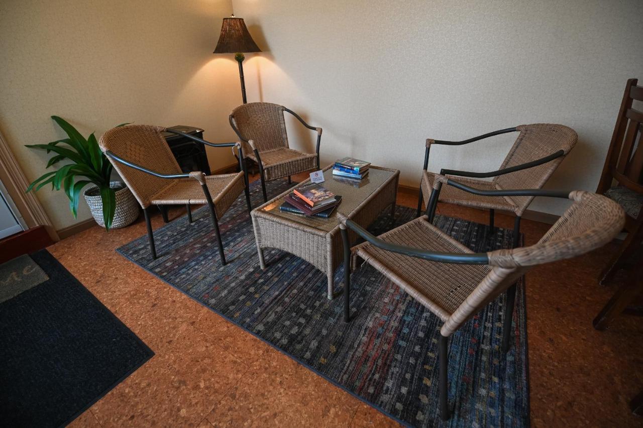 The Lakehouse Inn Geneva Esterno foto