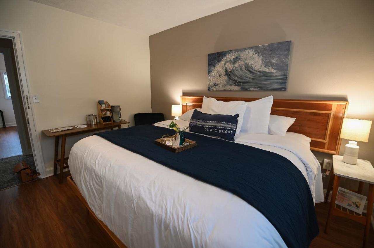 The Lakehouse Inn Geneva Esterno foto